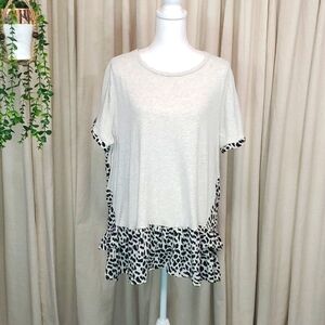 Size 2XL Umgee Animal Print & Heathered Cream Top